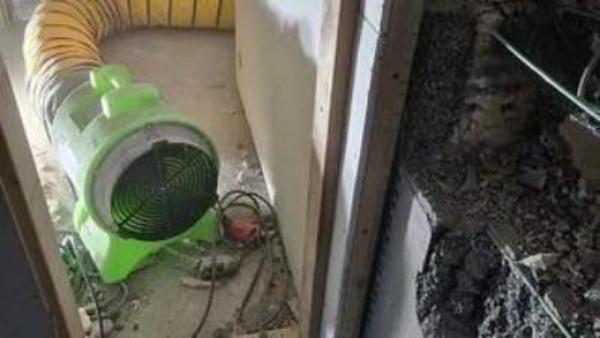 Montert avsugvifte på arbeidsplass